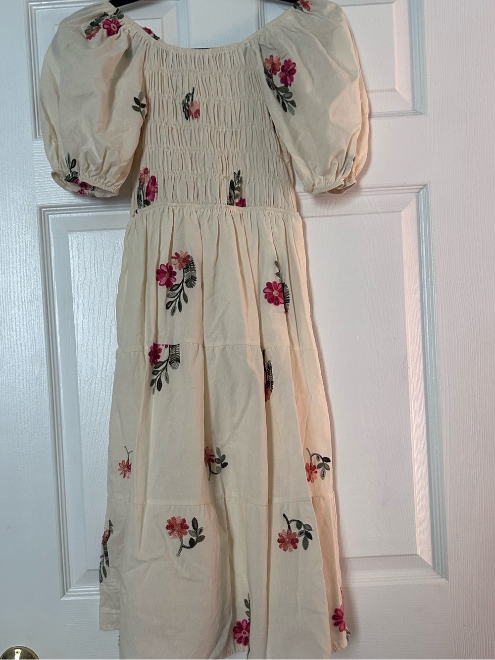 Cream Floral Puff-Sleeve Smocked Midi Dress - Picture 2 of 2